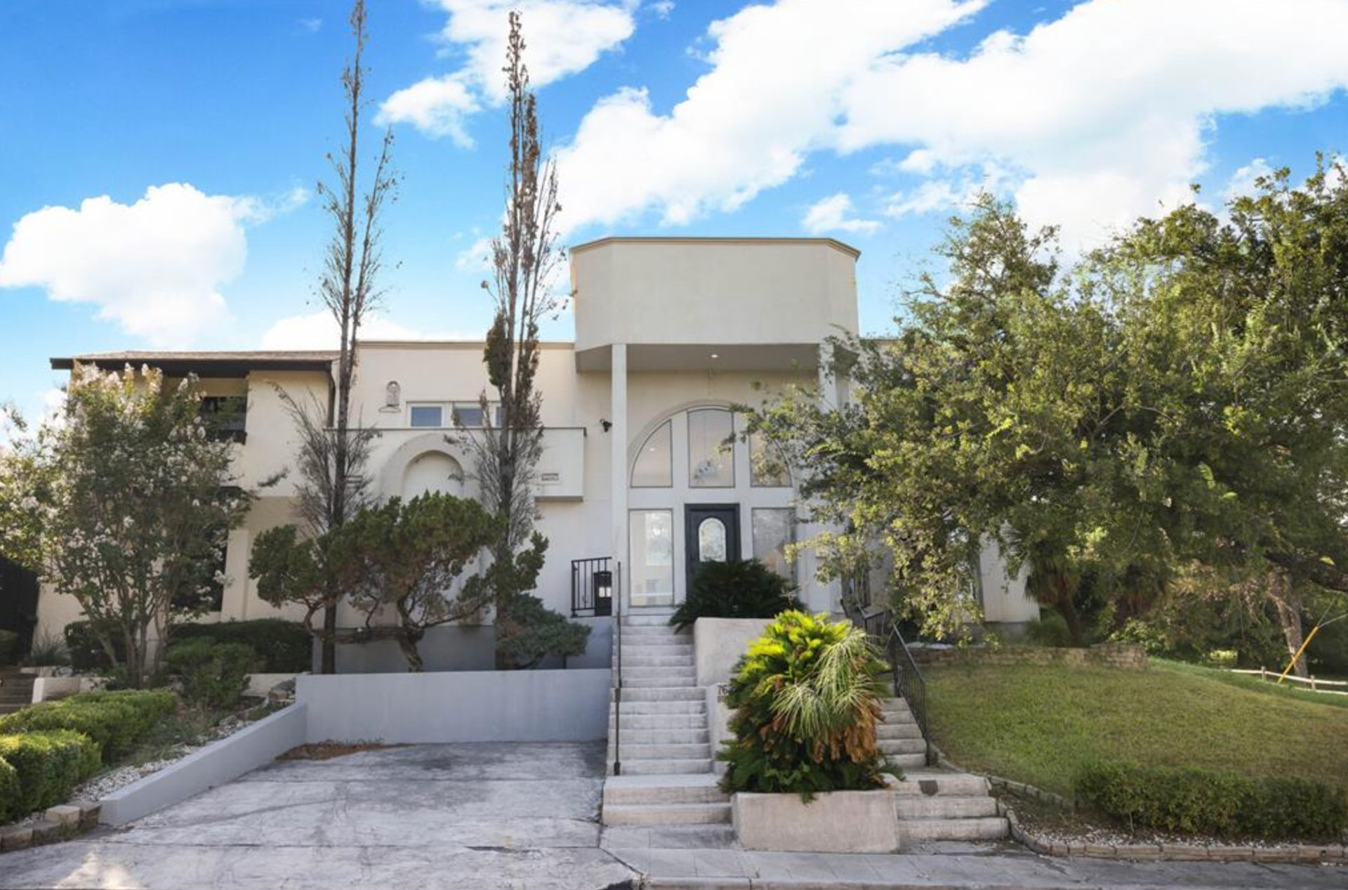 Executive home for sale in Austin area